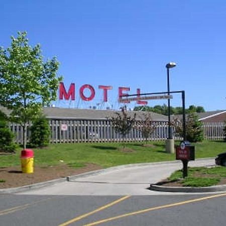 Mayflower Motel Μίλφορντ Εξωτερικό φωτογραφία