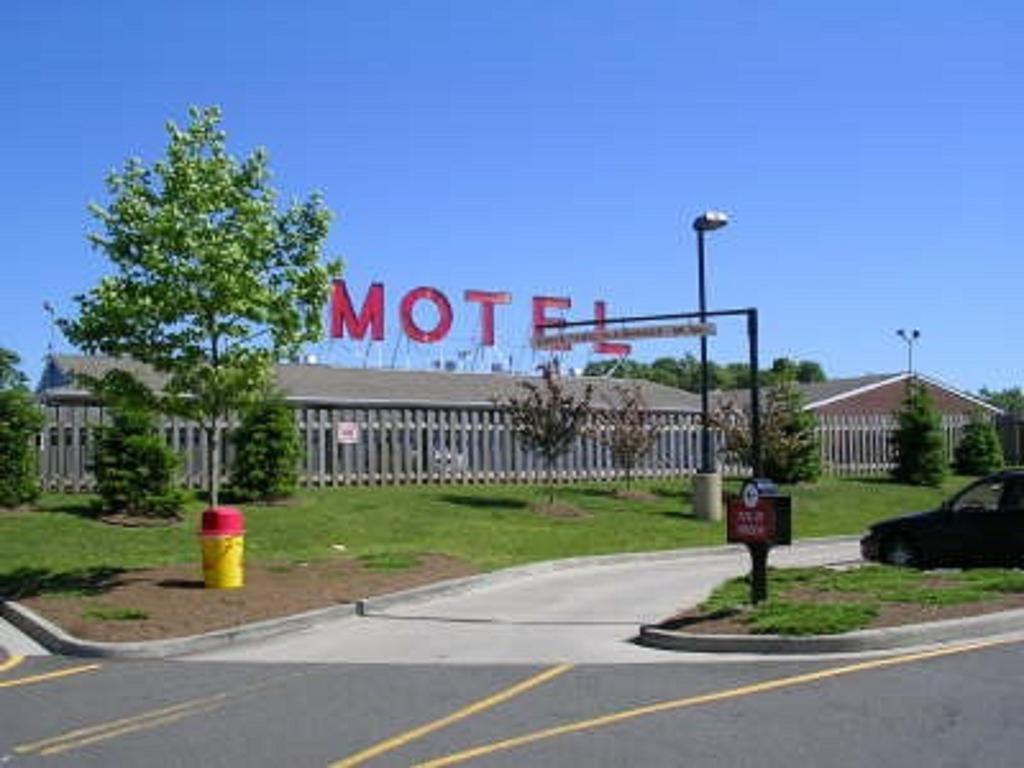 Mayflower Motel Μίλφορντ Εξωτερικό φωτογραφία